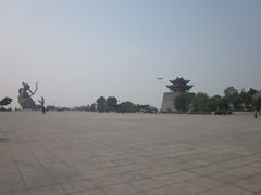 -巴陵广场