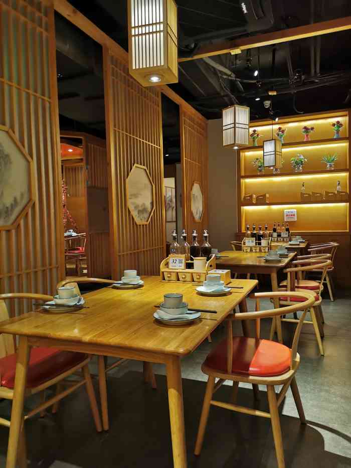 伊喜·新派烤鸭(马连道店)-"五一节前一天晚上去过生日的,环境总体不