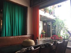 -Cuc Gach Quan Restaurant