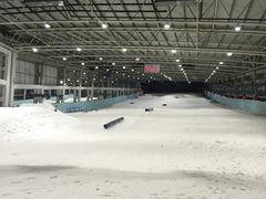 -乔波室内滑雪场