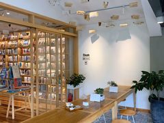 -猫的天空之城概念书店(束河店)
