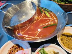 -由衷贵州酸汤牛肉火锅(新桥店)