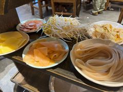 -肖肖酸萝卜鱼火锅(总店)