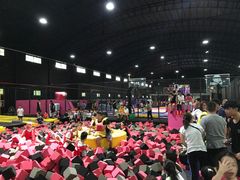 -嘿哟动霸CHUA·新潮玩运动娱乐中心·蹦床滑冰团建乐园