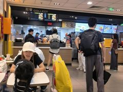 -麦当劳(上海虹桥站30B检票口楼上)