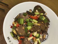 -富正毅三下锅·湘西韵味(天门山索道店)
