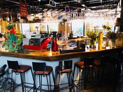 -胡桃里音乐餐厅(陶溪川店)(川湘赣菜·世界百大酒庄直供红酒·音乐表演)
