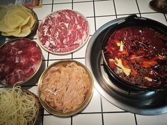 -扎起市井老火锅(乐山总店)