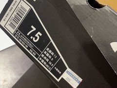 -UNDER ARMOUR(新燕莎奥莱店)