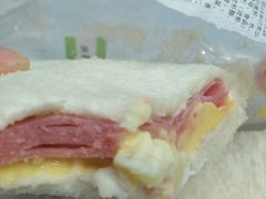 -全家便利店(上海南站站店)