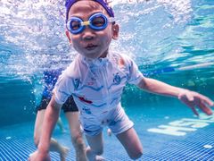 -蓝旗亲子游泳(范湖万达广场店)