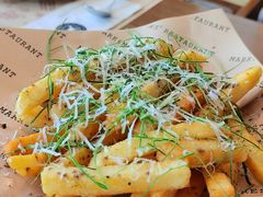 -Mark&Mars Restaurant