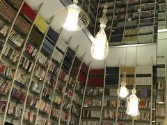 -钟书阁(松江泰晤士小镇店)