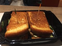 鸡肉芝士三明治-The Habit Burger Grill 哈比特汉堡(复兴soho店)