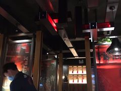 大堂-辣尚瘾·烤鱼·新川菜(交大直营店)
