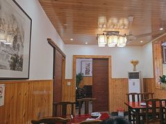 -芦茨金富饭庄·25年老字号·专做稻草鸡