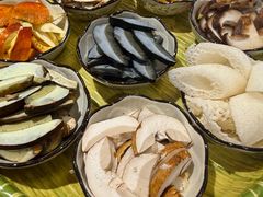 -菌之家·专业纯野生菌火锅·特色炒菌