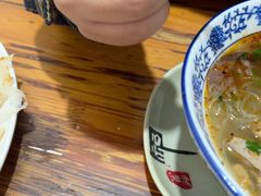 -叶新小吃店(来凤小区总店)
