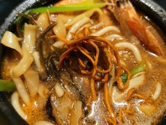 虾三鲜砂锅-姐弟俩土豆粉(四海唐人街店)