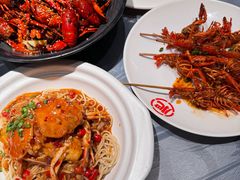 -肥肥虾庄·金牌油焖大虾(汉街SKP店)