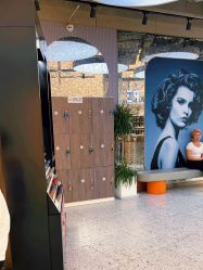 -PE SALON 