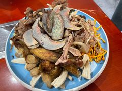 -菌之家·专业纯野生菌火锅·特色炒菌