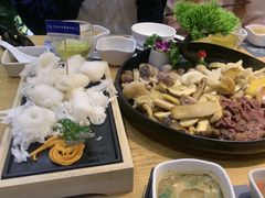 -一朵菌·野生菌探索家火锅(南亚店)
