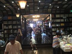 -钟书阁(松江泰晤士小镇店)