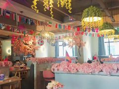 -樱花里音乐餐吧·牛扒椰子鸡(东圃店)