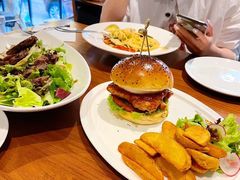 招牌牛肉汉堡-UPPER KITCHEN(延安路店)