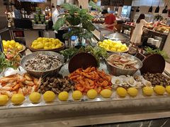 -广州万富希尔顿酒店·感趣自助餐厅·金秋蟹宴生蚝海鲜刺身