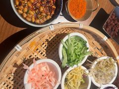 -包整·丝娃娃(一览甲秀楼风景店)