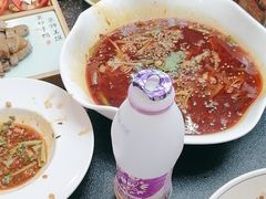 -有红鸡毛店·川菜(建设路店)