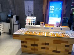 -LOOK眼镜·蔡司依视路配镜(宝山万达店)