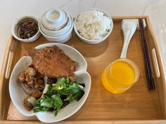 -上海宝宁宝马4S店