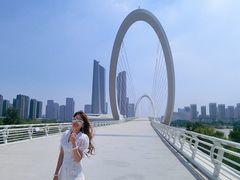 -南京眼步行桥