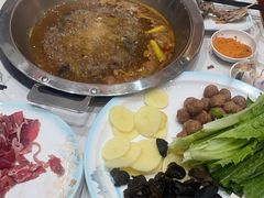 -撒拉人家.酸菜牦牛肉火锅