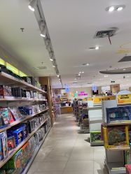 -孩子王(静安大融城店)