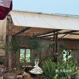 - 蝉鸣裹着冰汽水的午后