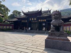 -峨眉山报国寺