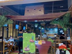 门面-洪氏嗨捞·广东猪肚鸡·椰子鸡火锅(西咸万象城店)