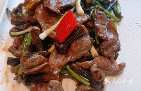 Beijing Gai Lan Stir-Fried Beef