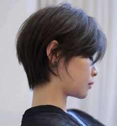 -BULB STUDIO 巴柏明星发型工作室