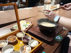 -良米山·云南野生菌过桥米线(上海首店)