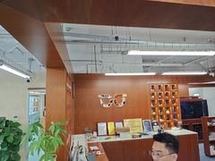 -无奔眼镜·蔡司·依视路授权店(朝阳大悦城店)
