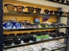 -优医视平价眼镜蔡司依视路折扣工厂店(十里堡店)