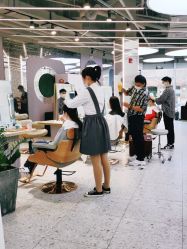 -PE SALON 