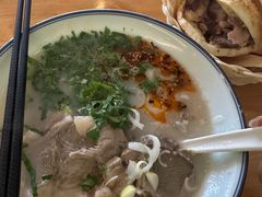 -刘记羊汤·烧饼夹肘子