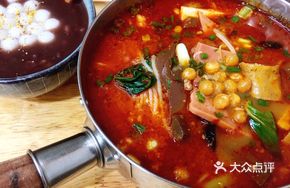 Spicy Blood Curd and Intestine Rice Noodles