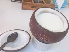 -志龙皇冠吃货椰子铺